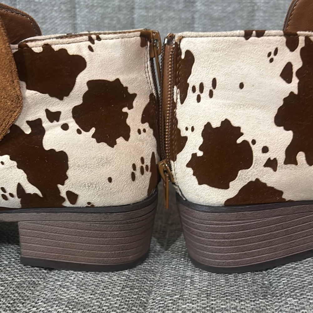 Pierre Dumas Brown and White Ankle Booties with Suede Finish - Picture 2 of 7